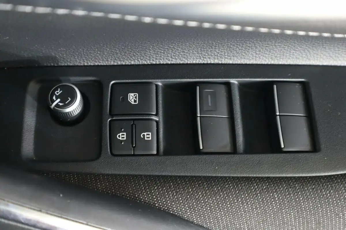 2023-toyota-corolla-18-vvt-i-icon-138bhp-touring-sports-5d-big-25