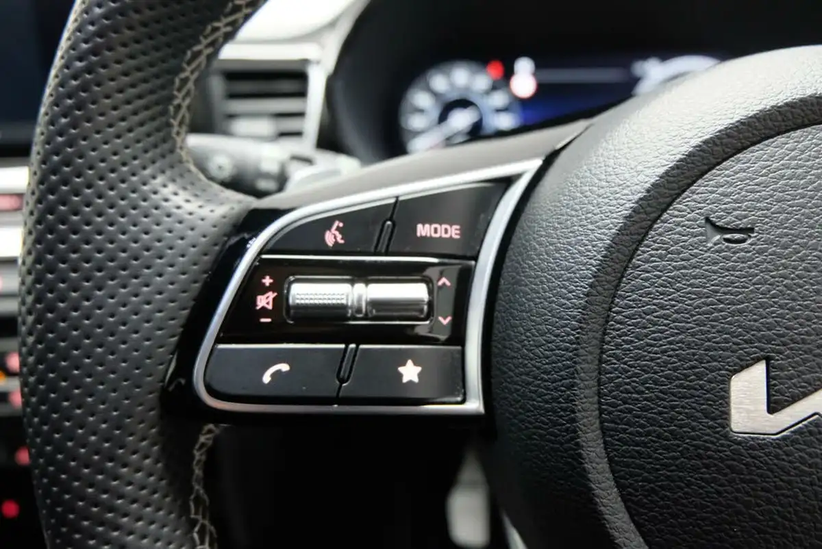 2024-kia-ceed-15-t-gdi-gt-line-s-138bhp-big-15