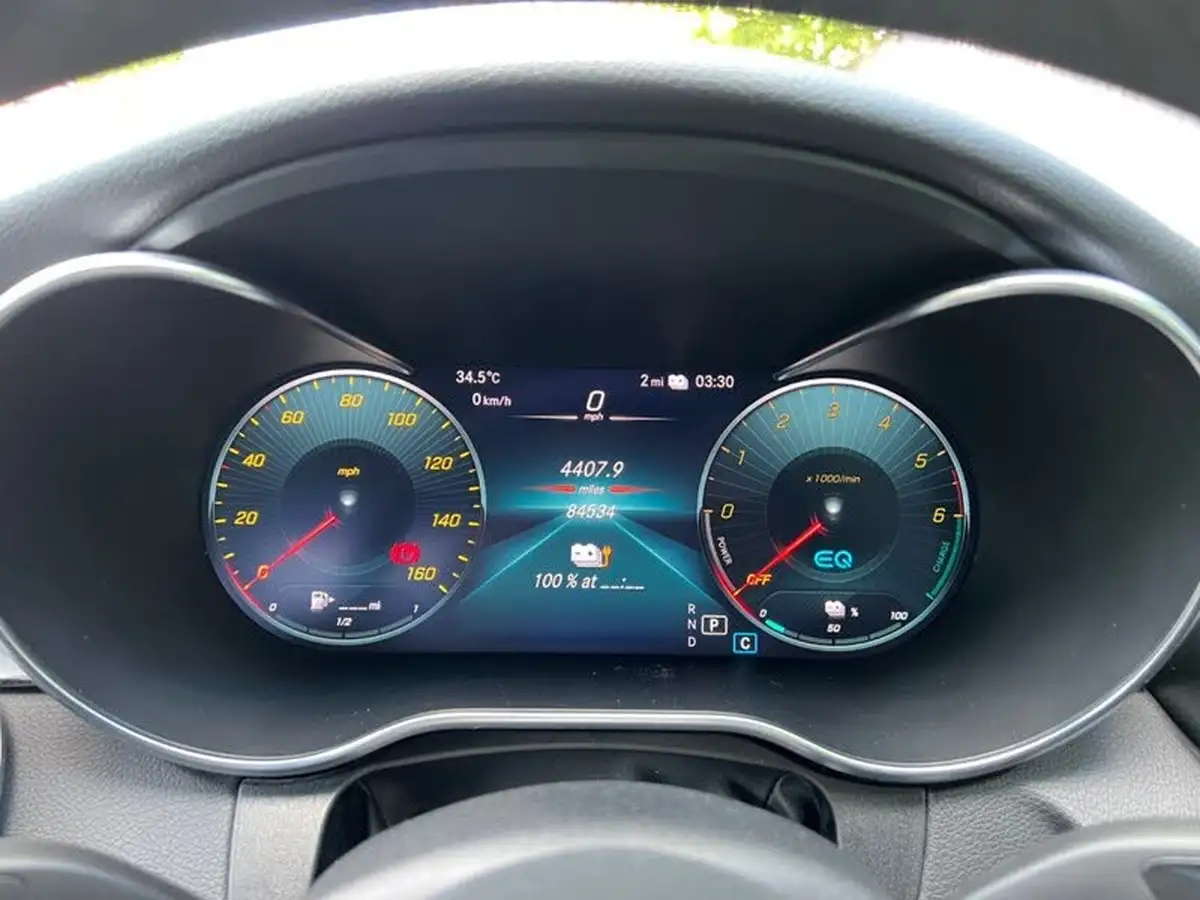 2021-mercedes-benz-c-class-20d-c300de-amg-line-edition-saloon-4d-big-26