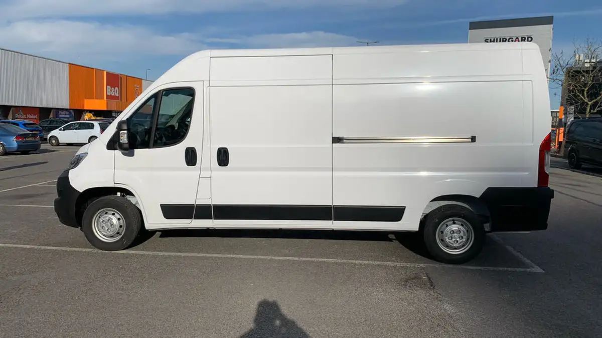 2023-citroen-relay-22bluehdi-35-l3h2-enterprise-edition-panel-big-5