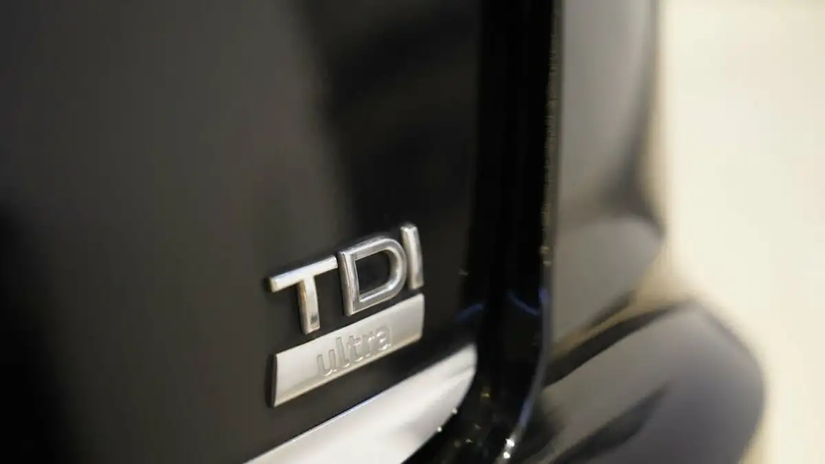 2016-audi-a6-avant-big-32