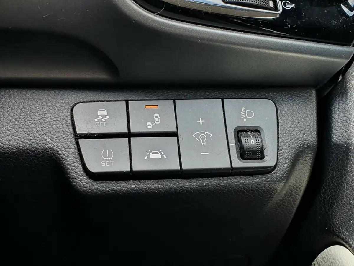 2019-kia-stonic-10-t-gdi-4-dct-big-25