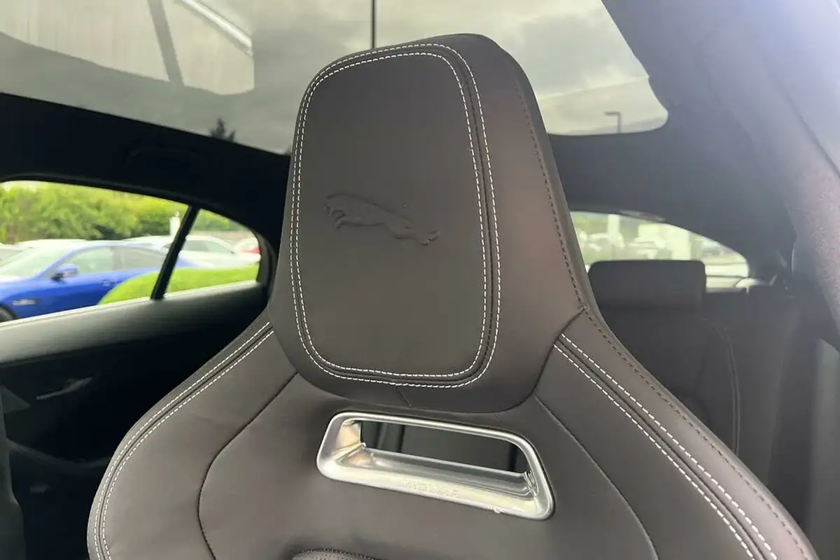2024-jaguar-i-pace-ev400-400-sport-big-38