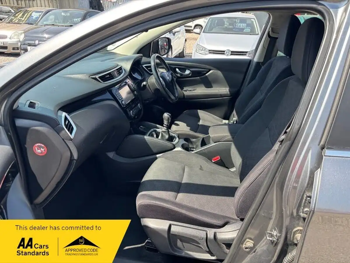 2016-nissan-qashqai-12-dig-t-n-connecta-big-13