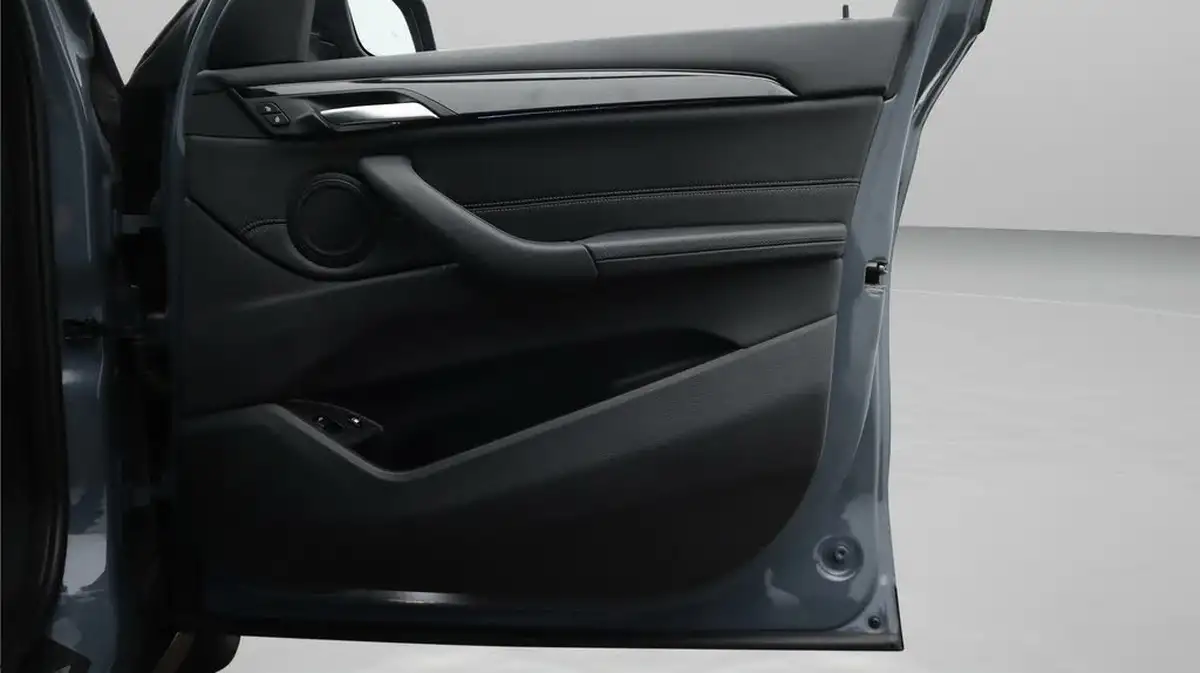 2021-bmw-x1-15-xdrive-25e-phev-xline-big-15