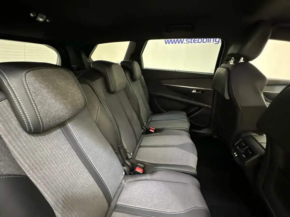 2023-peugeot-5008-suv-12-puretech-allure-premium-eat8-big-18