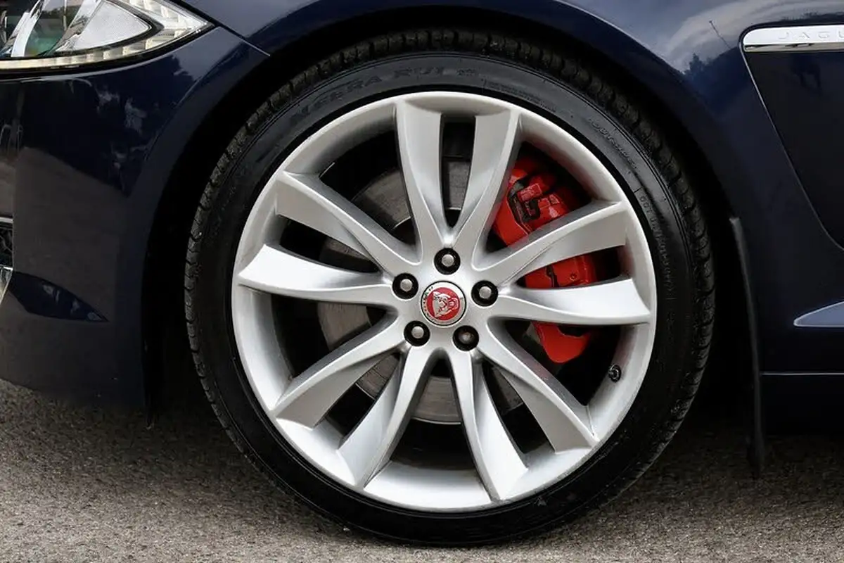 2014-jaguar-xf-30td-s-portfolio-saloon-4d-big-41