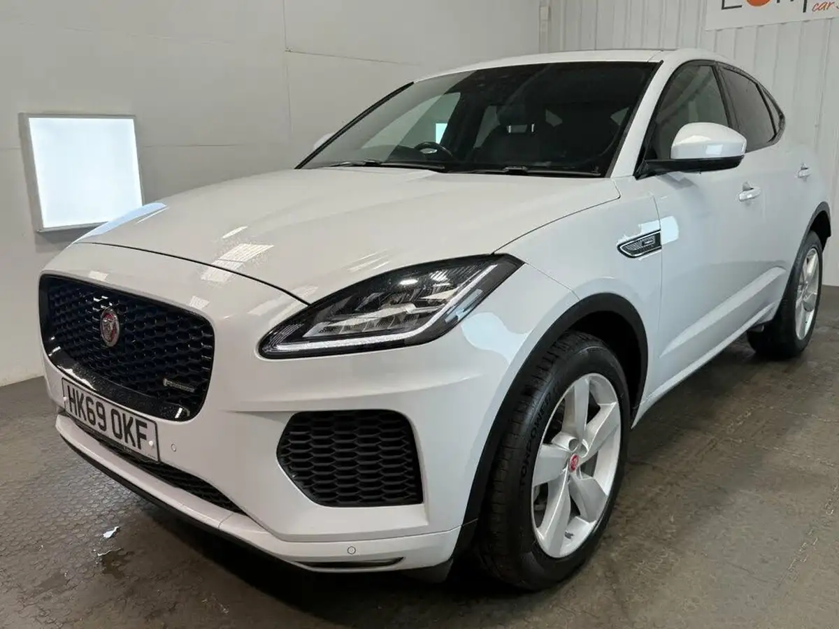 2020-jaguar-e-pace-20-i4d-chequered-flag-180ps-big-2
