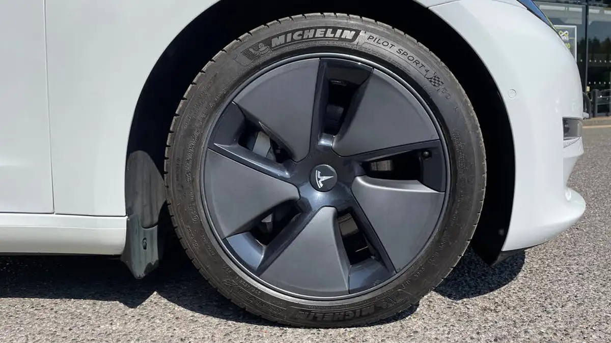 2021-tesla-model-3-e-long-range-4x4-big-19