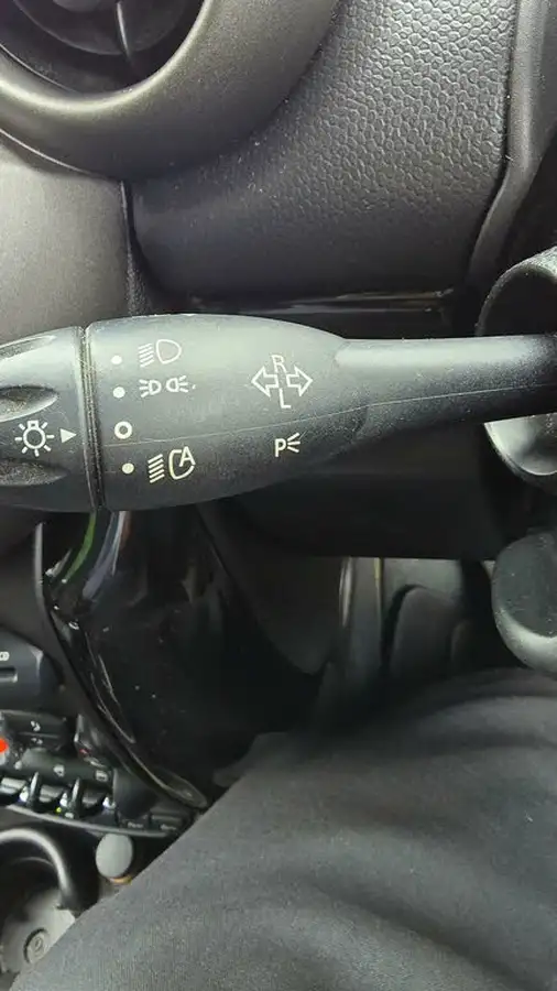 2011-mini-countryman-16-cooper-pepper-big-27