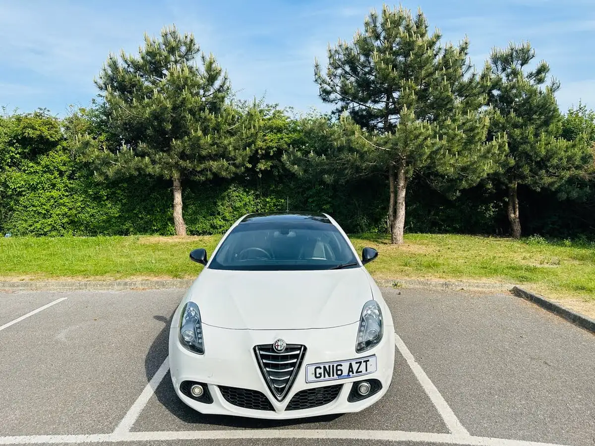 2016-alfa-romeo-giulietta-14-tb-collezione-alfa-tct-big-1