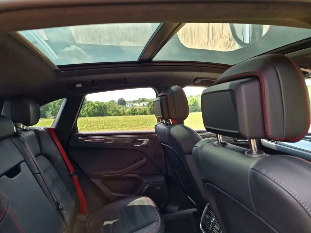 2024-porsche-macan-29-v6-gts-big-10