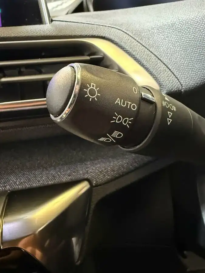 2020-peugeot-3008-suv-12-puretech-gt-line-eat8-big-24