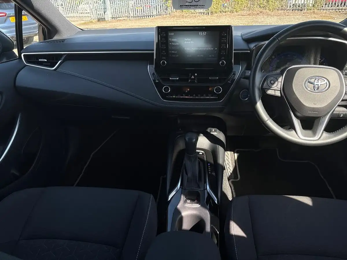 2021-toyota-corolla-18-vvt-i-icon-tech-spare-wheel-hatchback-5d-big-19