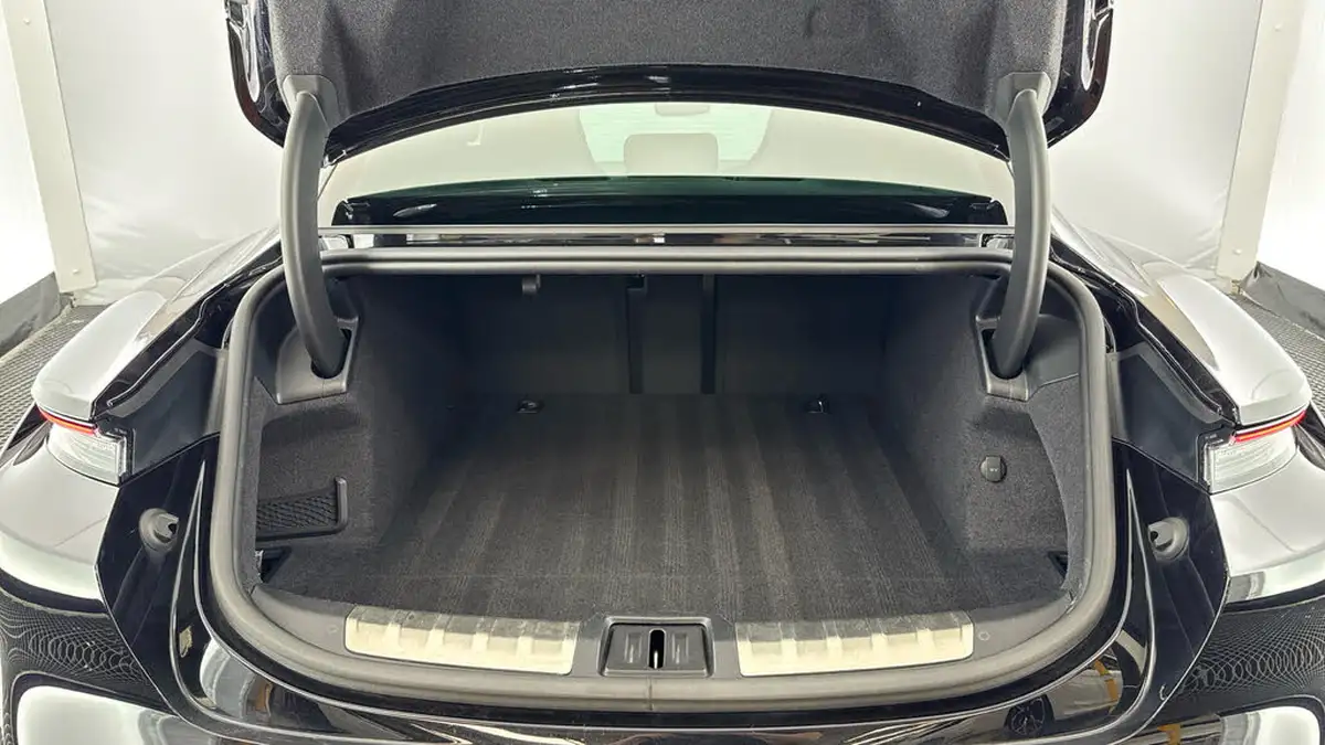 2020-porsche-taycan-e-turbo-big-14