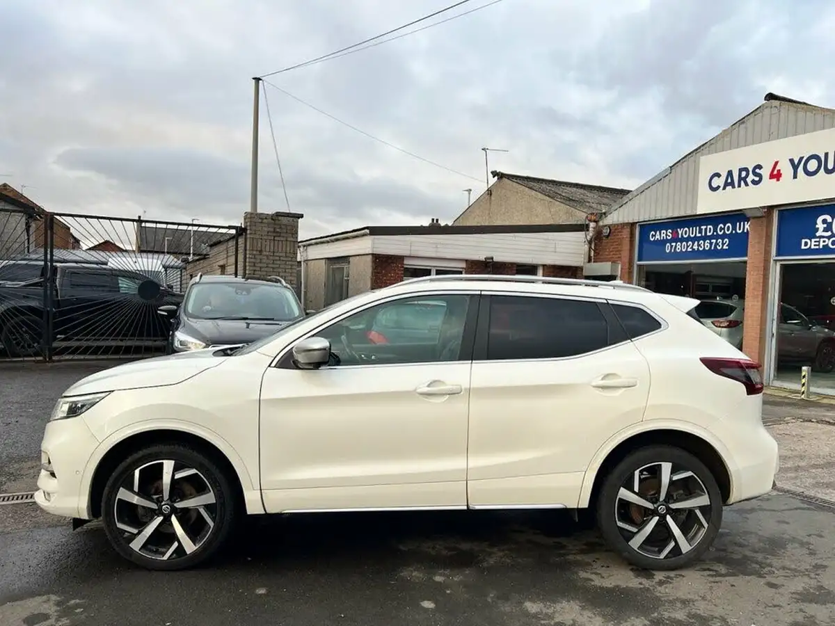 2020-nissan-qashqai-13-dig-t-tekna-160ps-19in-alloys-dct-big-3