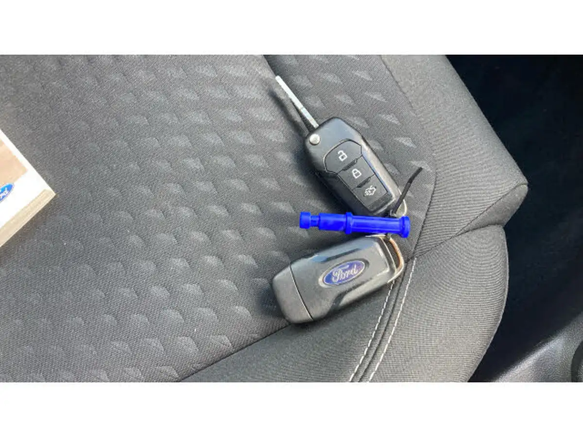2018-ford-fiesta-11-ti-vct-zetec-3d-big-19