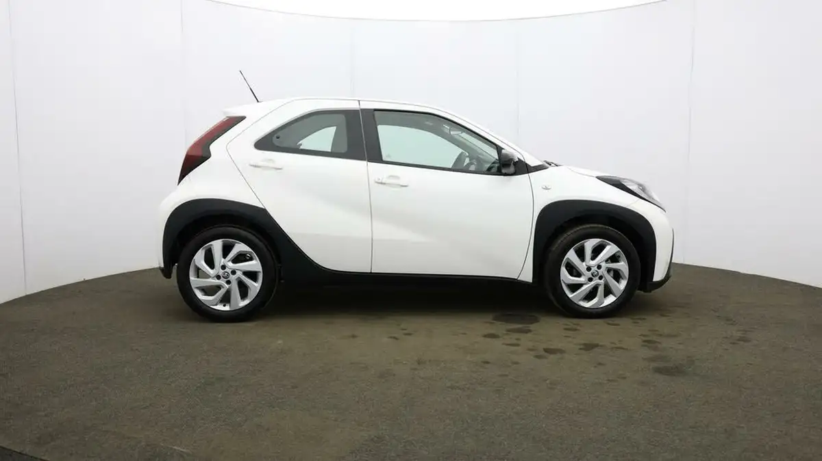 2023-toyota-aygo-x-10-vvt-i-pure-cvt-big-52