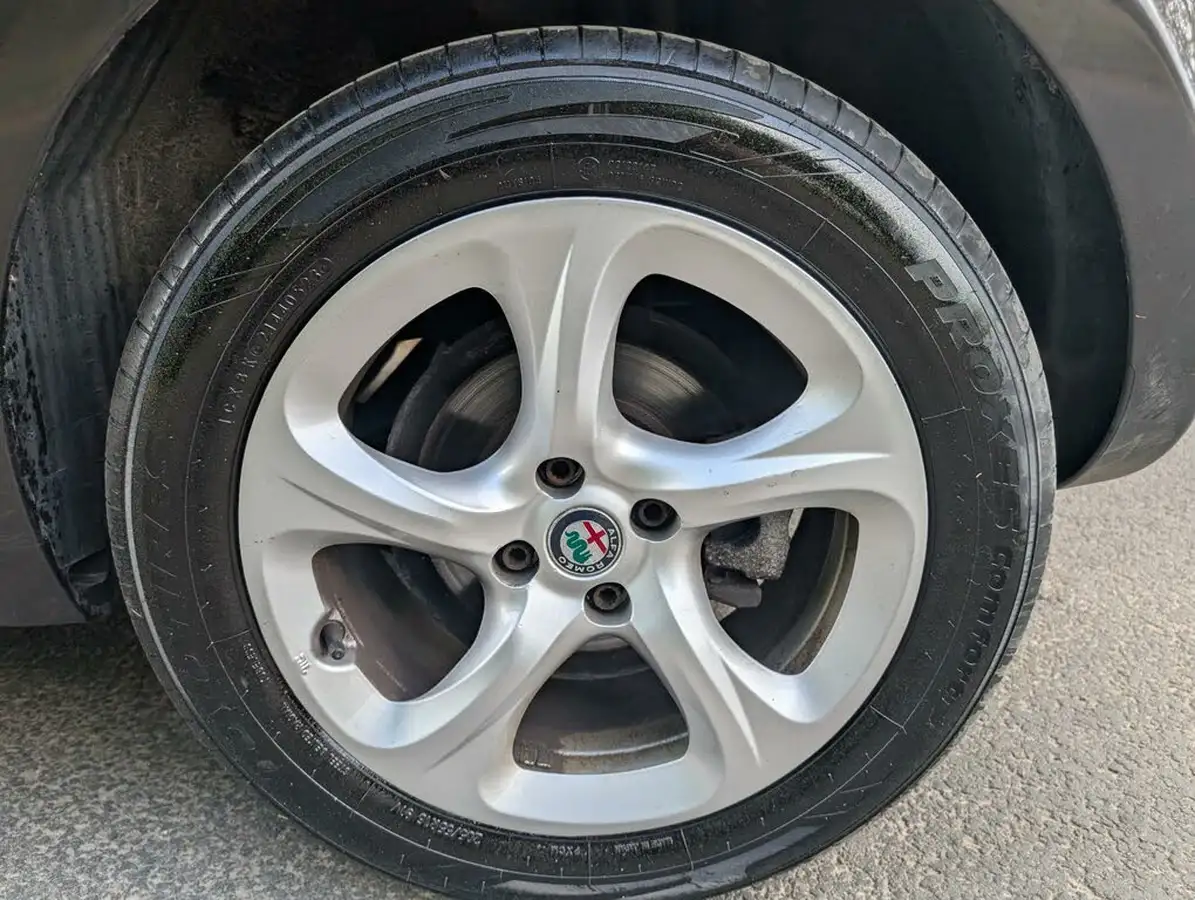 2019-alfa-romeo-mito-09-big-30