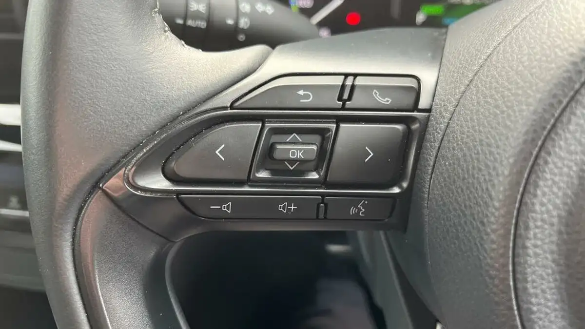 2022-toyota-yaris-cross-15-vvt-i-design-big-42