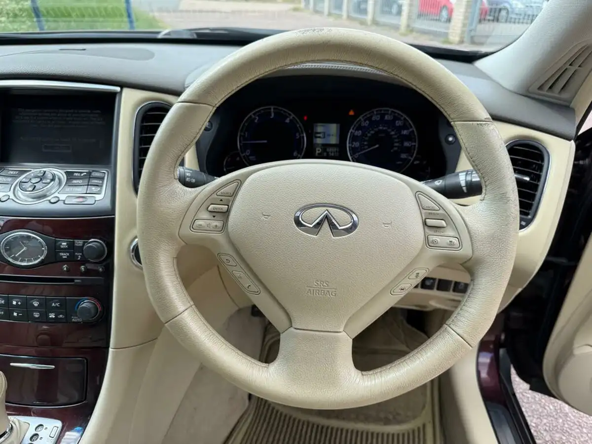 2011-infiniti-ex-30td-big-13