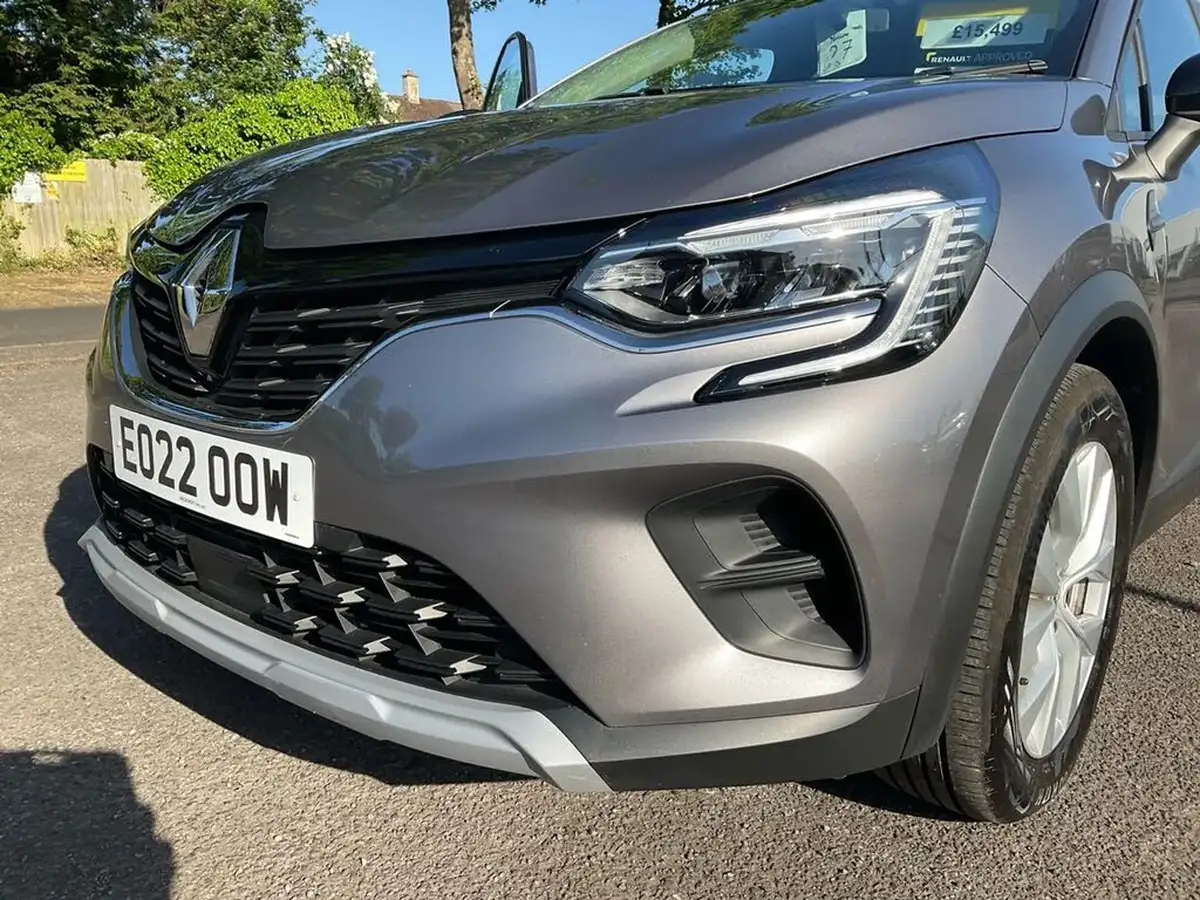 2022-renault-captur-13-tce-iconic-edition-big-24