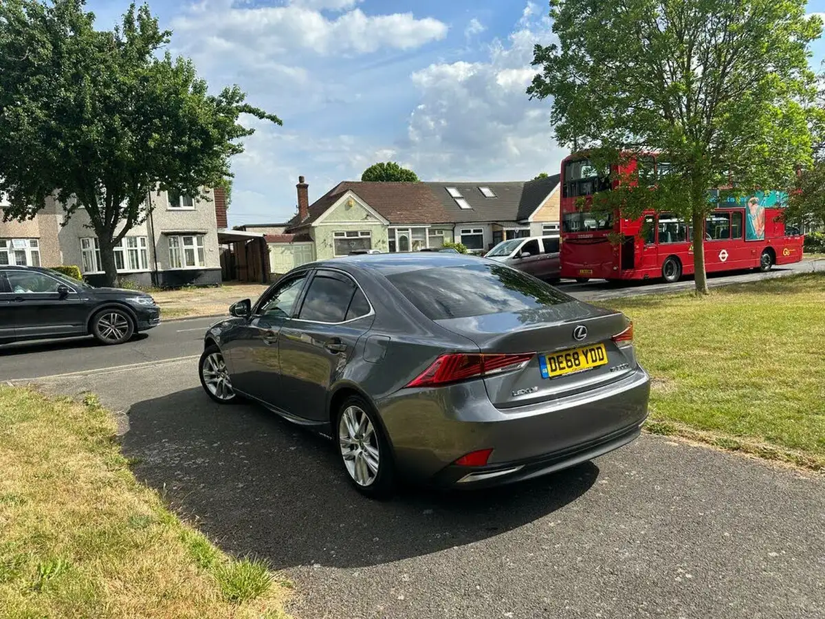 2018-lexus-is-300h-25-executive-edition-lexus-navigation-big-5