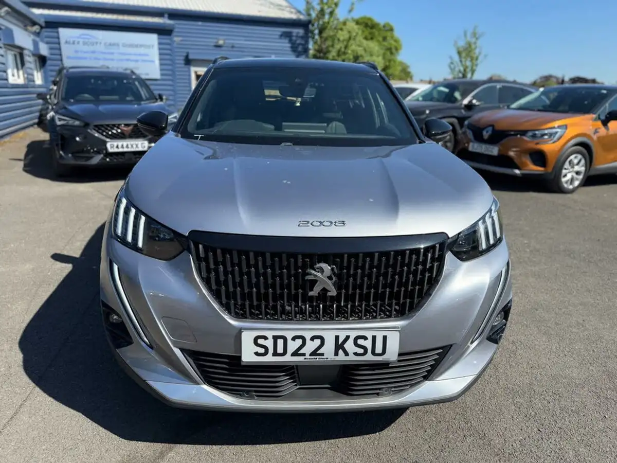 2022-peugeot-2008-suv-12-puretech-gt-big-5