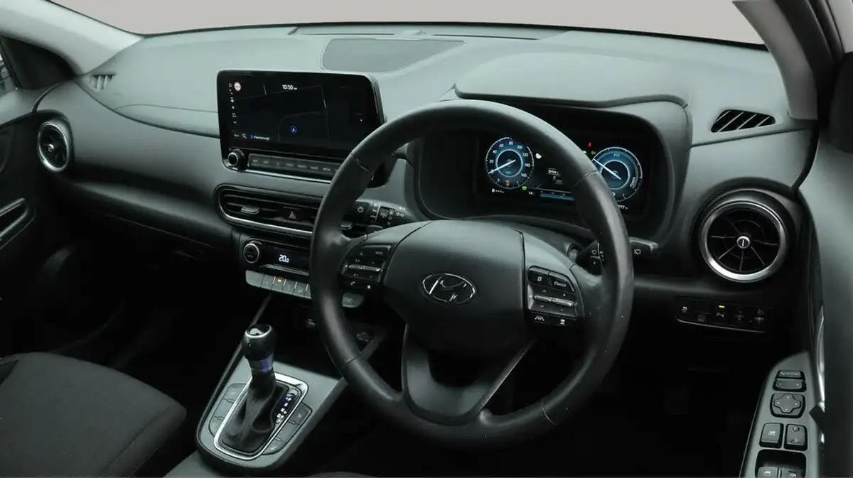 2022-hyundai-kona-16-gdi-premium-big-9