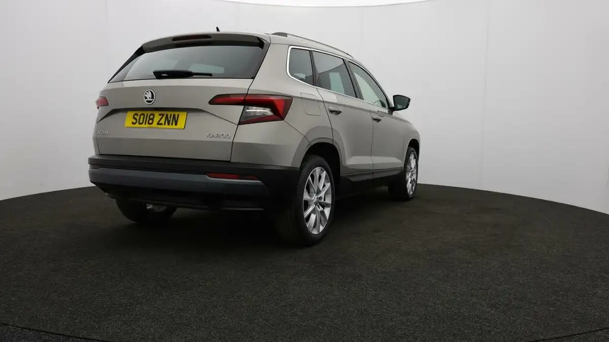 2018-skoda-karoq-15-tsi-se-l-ss-big-76
