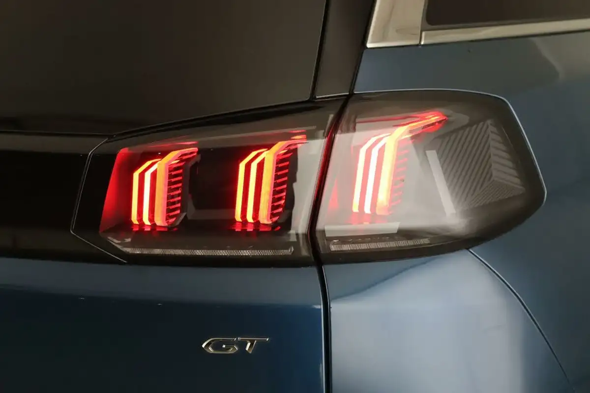 2022-peugeot-5008-suv-12-puretech-gt-premium-big-9