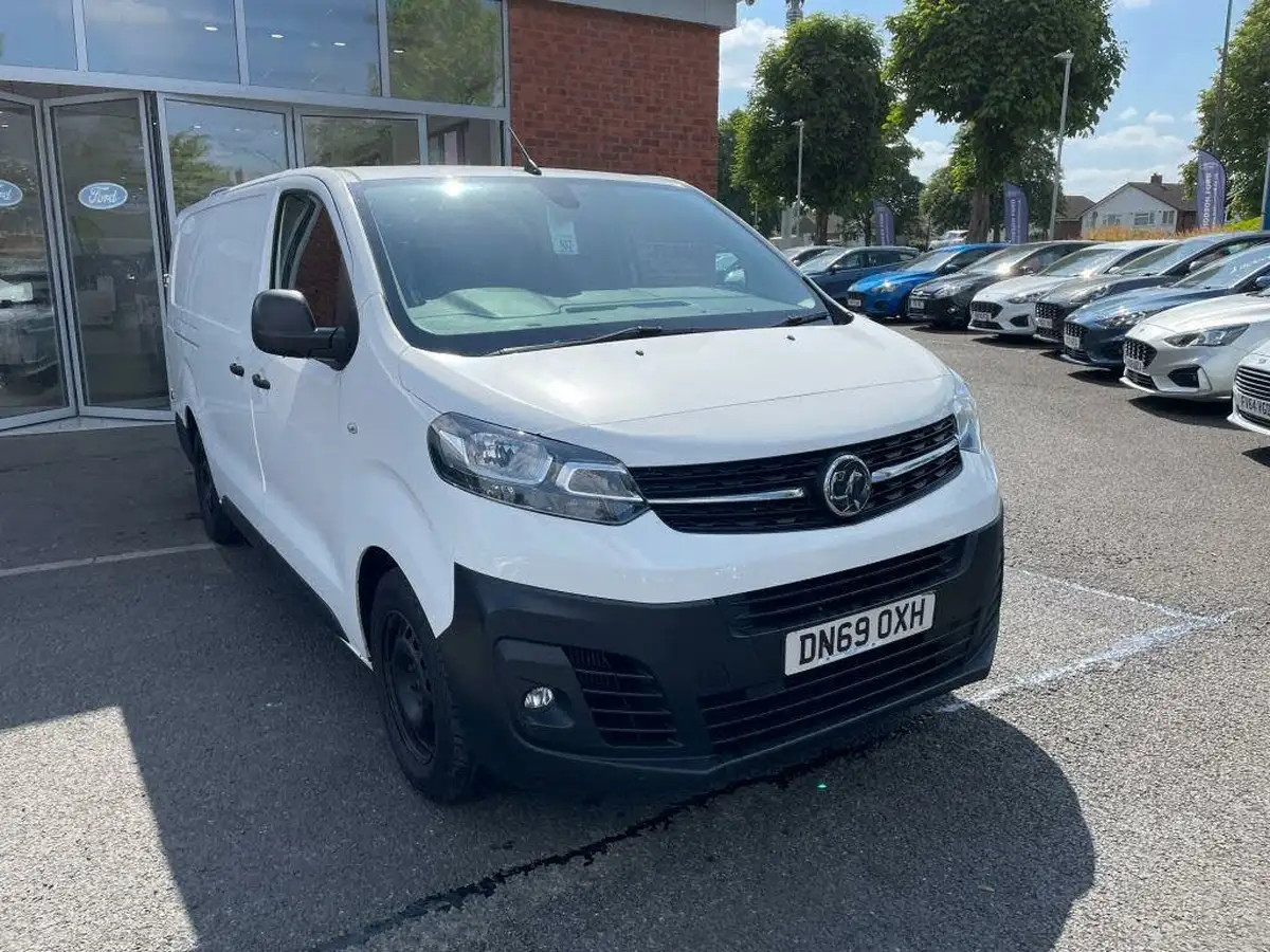 2019-vauxhall-vivaro-15td-2900-l2h1-dynamic-big-0