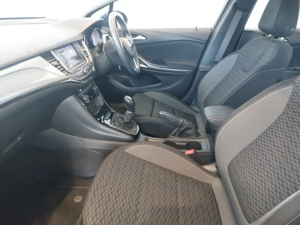2020-vauxhall-astra-12-turbo-sri-145ps-big-4