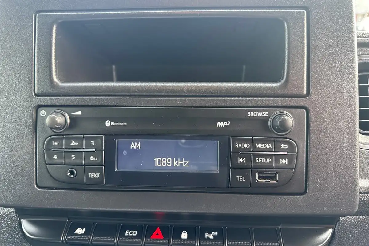 2022-nissan-interstar-23dci-f33-l2h2-acenta-135pseu6d-big-32