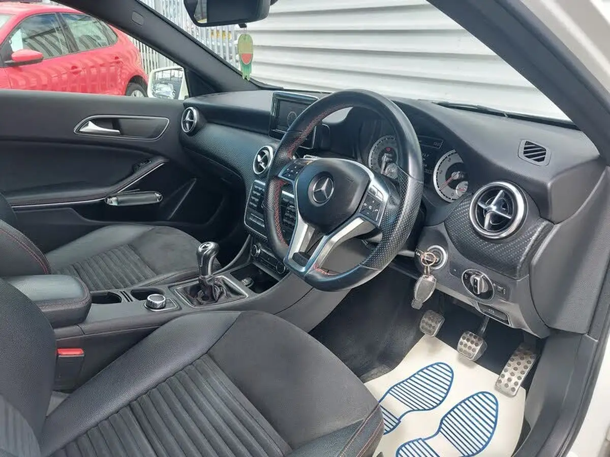 2013-mercedes-benz-a-class-15-cdi-a180-amg-sport-109ps-blueefficiency-big-9