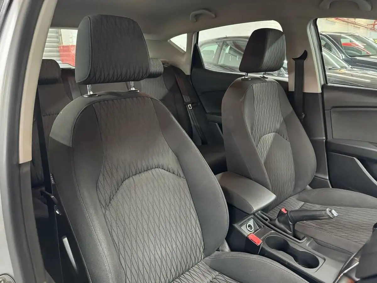 2013-seat-leon-20td-se-big-33