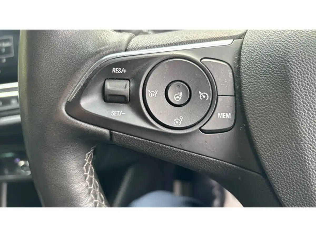 2022-vauxhall-crossland-12-ultimate-130ps-big-21