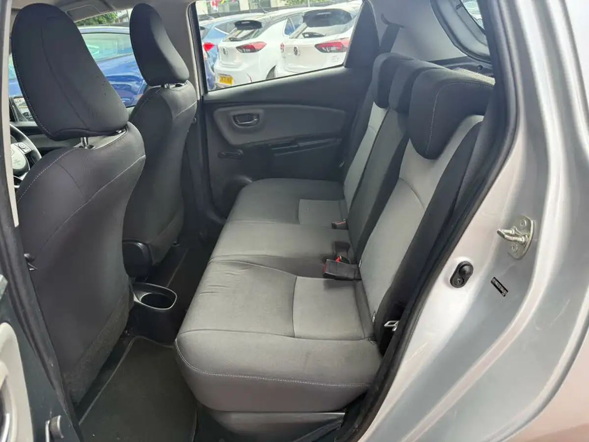 2019-toyota-yaris-15-vvt-i-icon-tech-98bhp-hybrid-1497cc-e-cvt-big-56