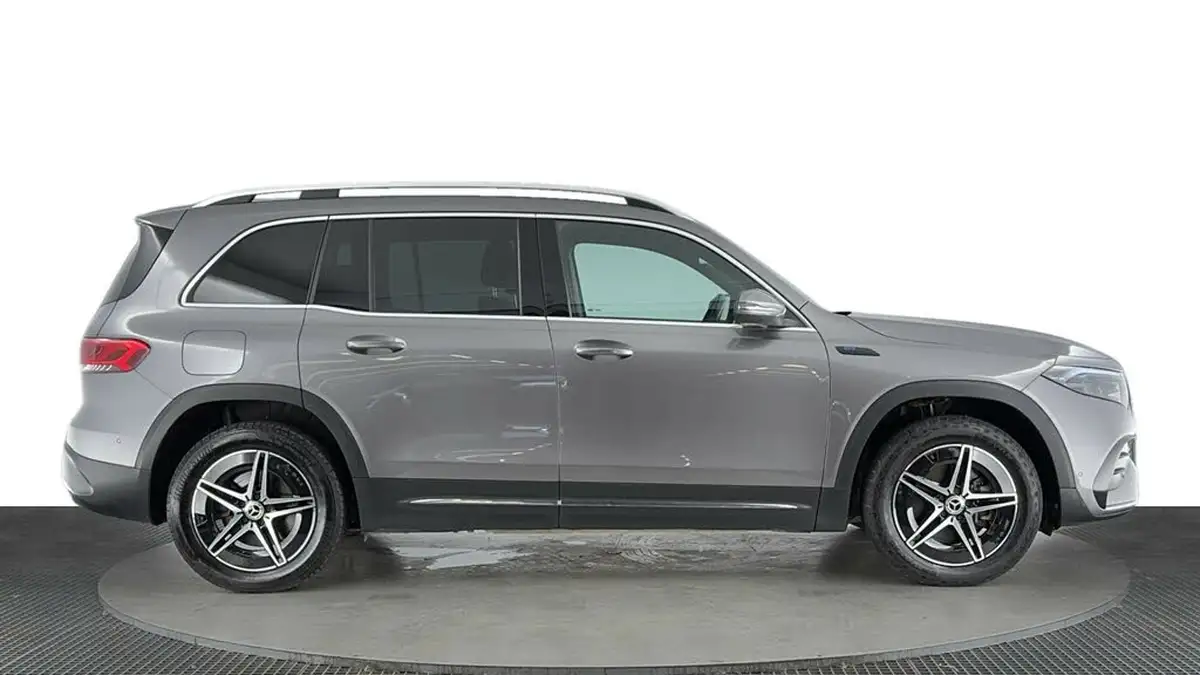 2022-mercedes-benz-eqb-e-eqb-300-amg-line-big-2