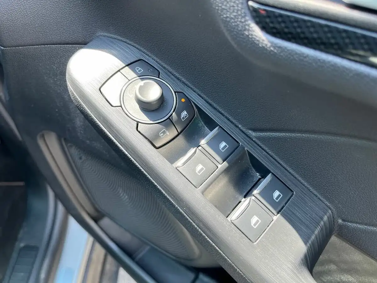 2023-ford-kuga-big-21