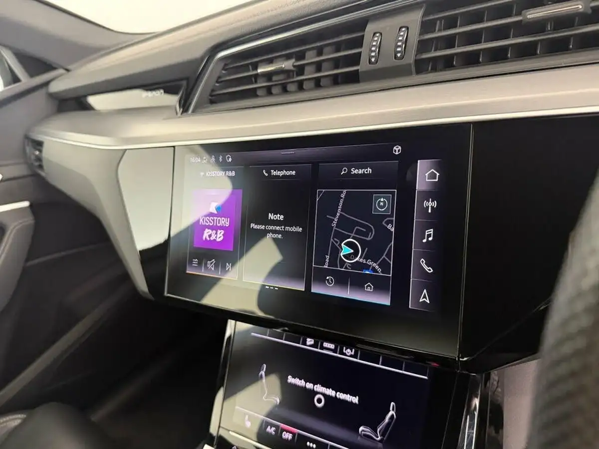 2021-audi-e-tron-50e-s-line-sportback-big-22