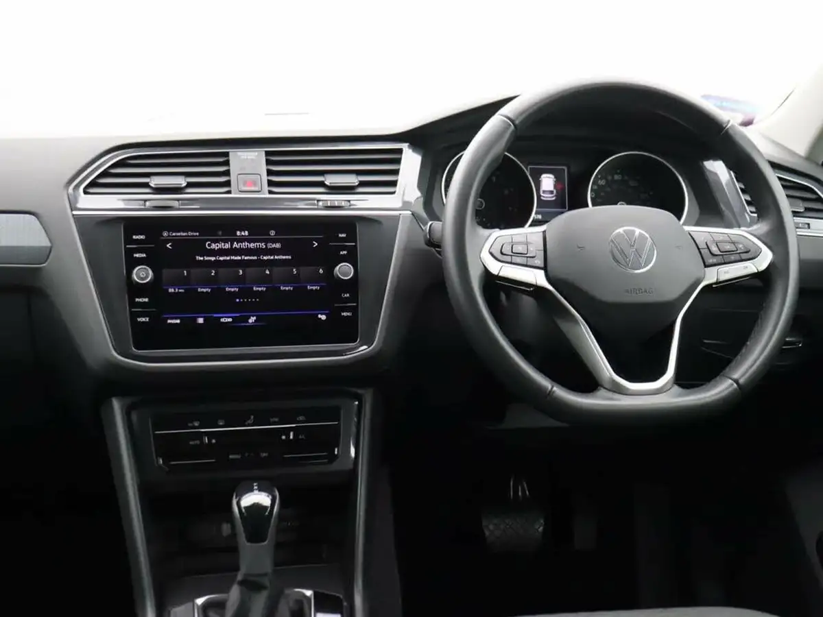 2022-volkswagen-tiguan-15-tsi-life-150ps-dsg-big-13