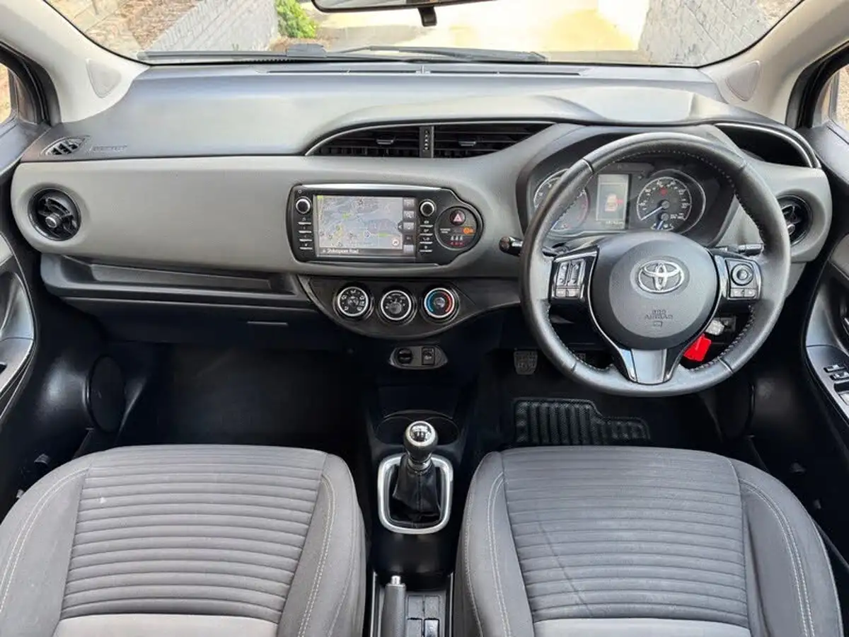 2019-toyota-yaris-15-vvt-i-icon-tech-111bhp-1496cc-big-8