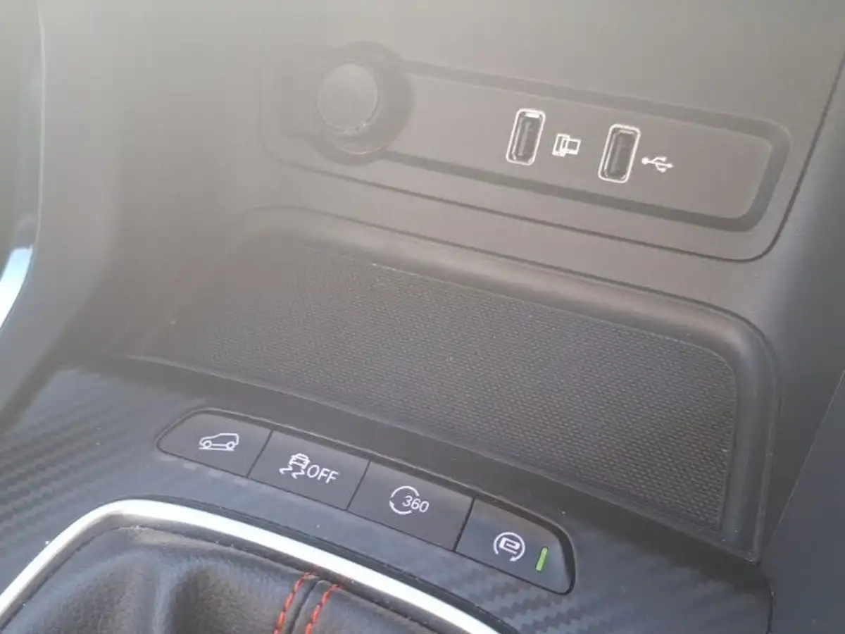 2022-mg-zs-suv-15-vti-tech-exclusive-big-15