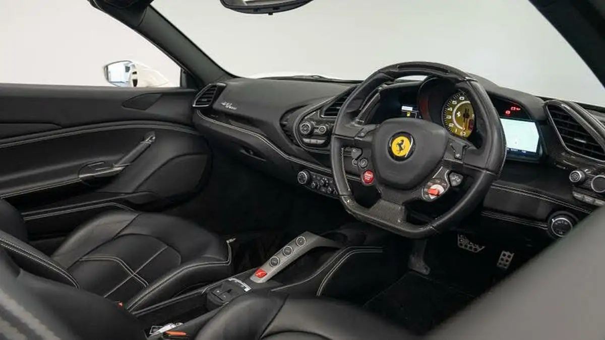2017-ferrari-488-39-488-spider-big-28
