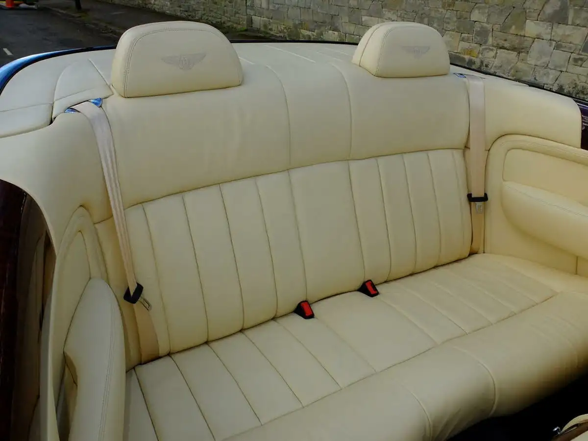 2006-bentley-azure-68-big-13