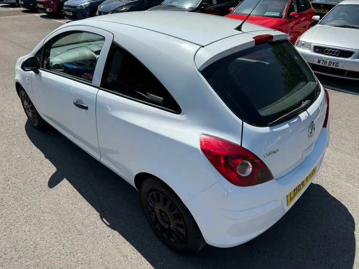 2015-vauxhall-corsa-12-s-3d-big-23