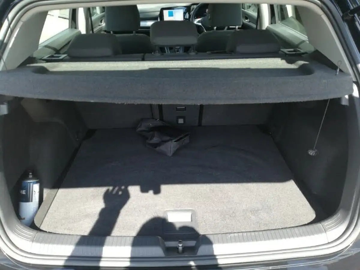 2023-volkswagen-golf-20tdi-life-hatchback-dsg-big-7