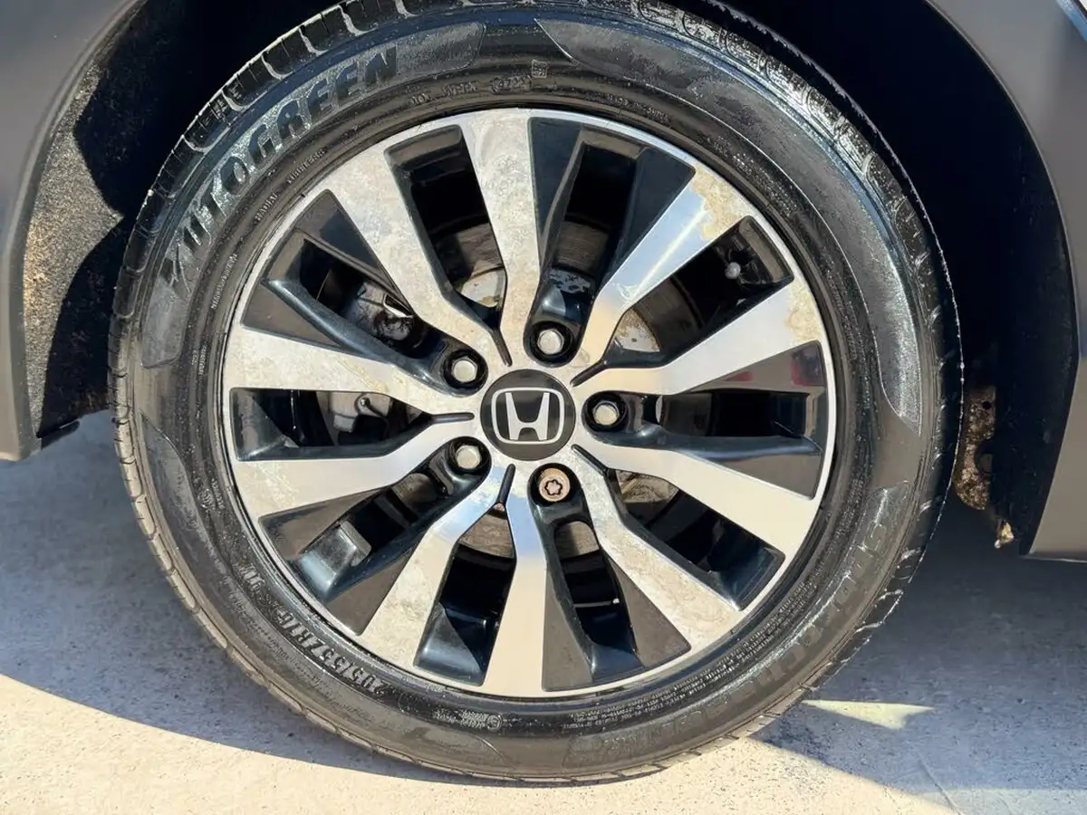 2014-honda-civic-16td-se-plus-hatchback-big-45
