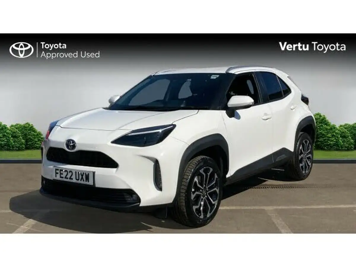 2022-toyota-yaris-15-vvt-i-design-panoramic-roof-big-2